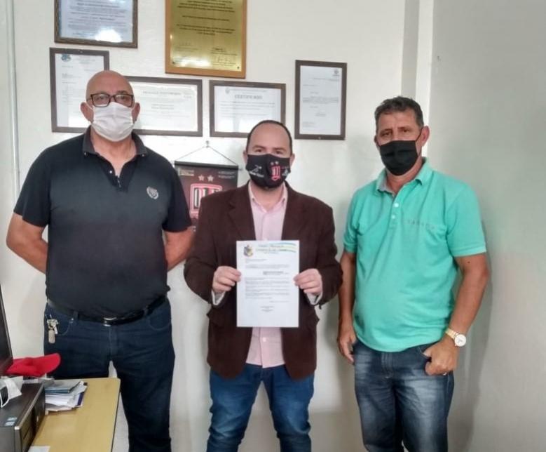 Massuqueto e Panatto apresentam ao Secretário de Esportes projeto que cria o Prêmio Melhores do Ano